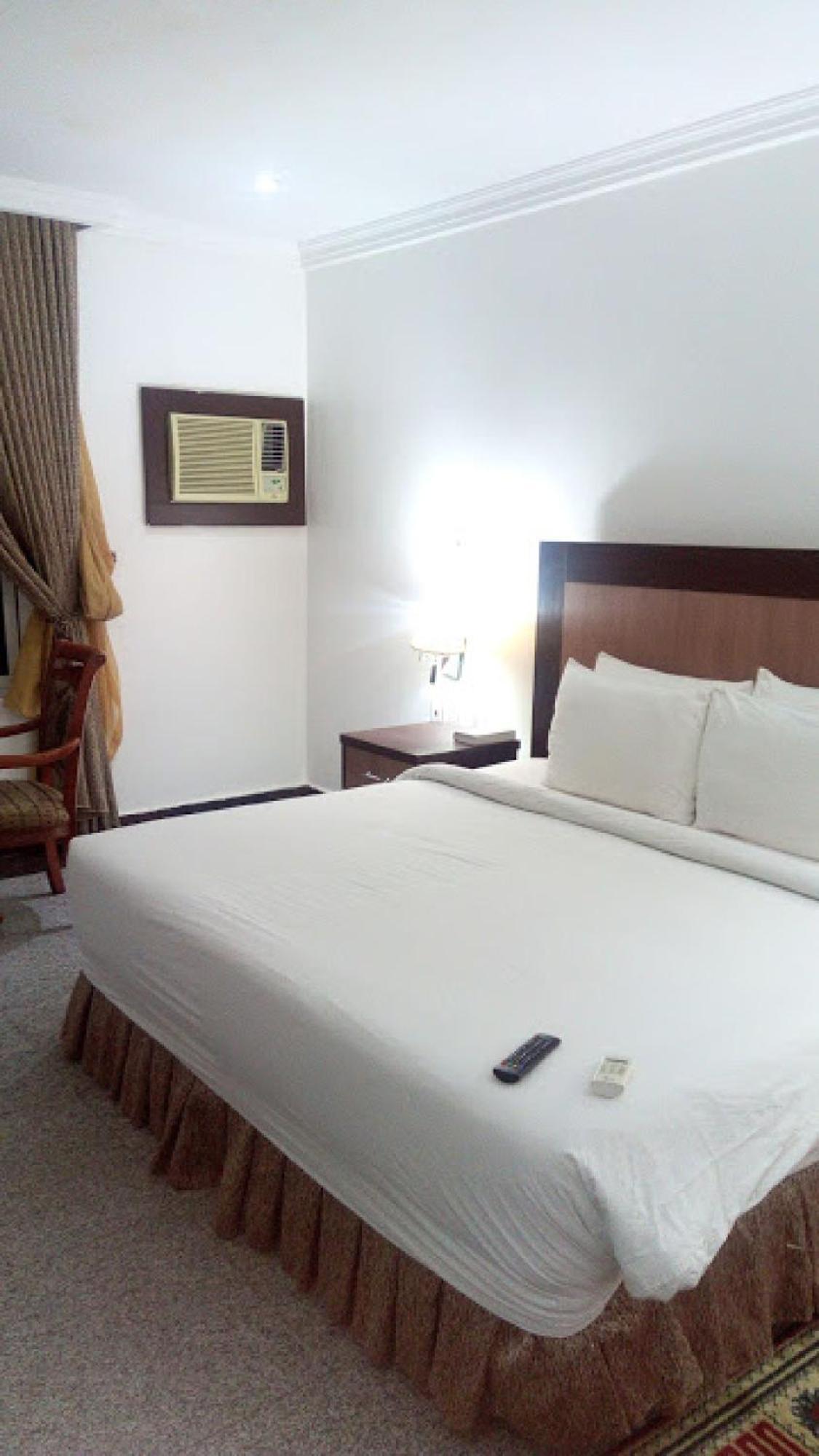 Room In Bb - Immaculate Royal International Hotel Owerri Luaran gambar