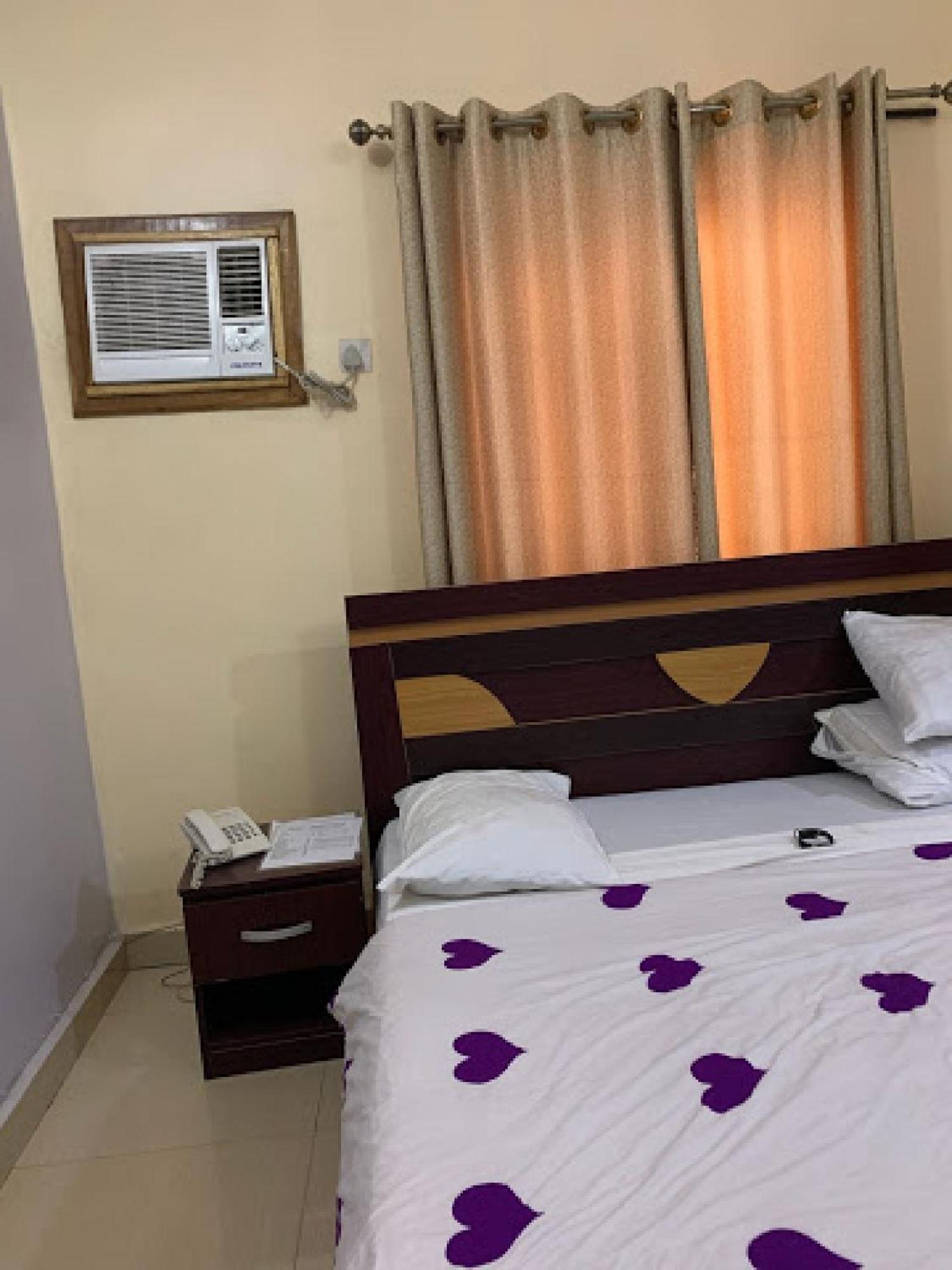 Room In Bb - Immaculate Royal International Hotel Owerri Luaran gambar